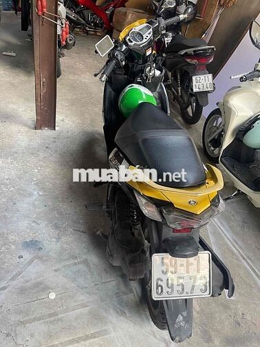 Yamaha Nouvo 6 FI Vàng đen
