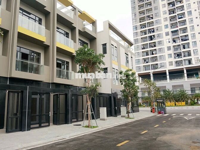 Nhà DT đất 137 m2 ,1 trệt,2 lầu,1 mái ,5 PN-5 WC, Ngay tuyến metro 1