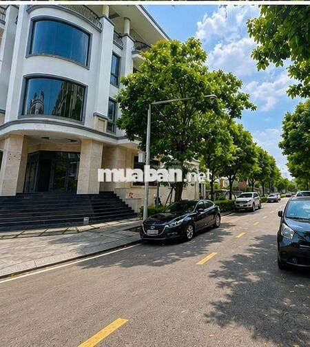 BÁN TÒA NHÀ VĂN PHÒNG CAO CẤP – VẠN PHÚC CITY