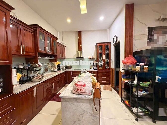 Biệt Thự Nguyên Căn Trệt 3 Lầu Đường 15m Ngang 9x20 Đầy Đủ Nội Thất