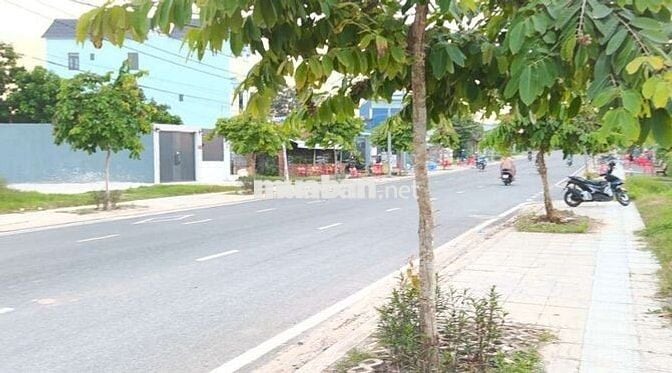 Kho xưởng mặt tiền Tân Hiệp 9-Hóc Môn. 4000m2 (1000m2 sàn). 50tr/tháng