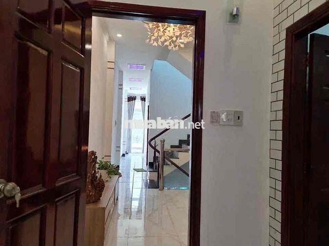 BÁN NHÀ TRUNG TÂM LỘ 20- SÁT MT NGUYỄN VĂN CỪ
