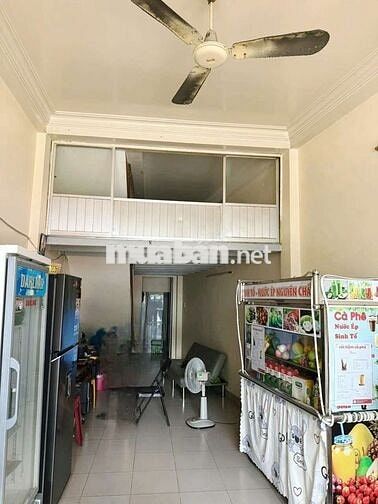 Mặt tiền Tân Sơn Nhì (2pn, 2wc). Dtsd 180m2