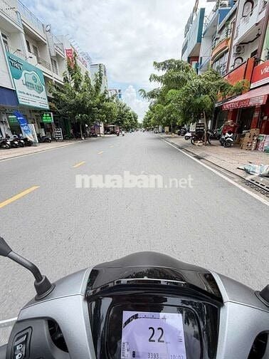 Mặt tiền Tân Sơn Nhì (2pn, 2wc). Dtsd 180m2
