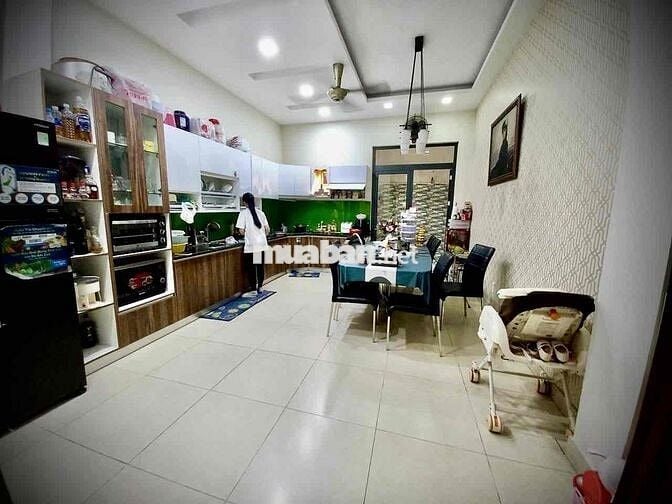 Nhà 3 lầu 5 phòng, 5WC mới đẹp KDC kiều Đàm gần Lotte,Q7. DT:4,2x23m