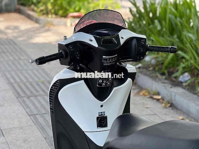 Honda SH 150 ABS 2022 Trắng bạc đen