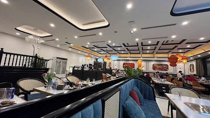 Cho thuê nhà MBKD số 12 Huỳnh Thúc Kháng DT: 250m2 x 2 tầng, MT 10m