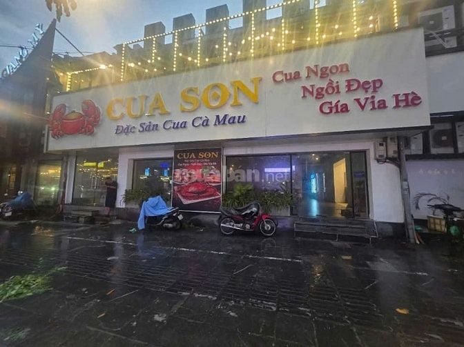 Cho thuê nhà MBKD số 12 Huỳnh Thúc Kháng DT: 250m2 x 2 tầng, MT 10m