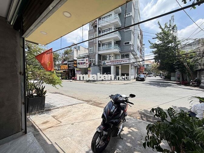Cho thuê mặt bằng gần ngã tư hàng xanh