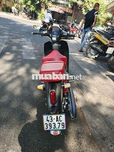 Honda Cub 125cc 900km màu Đen