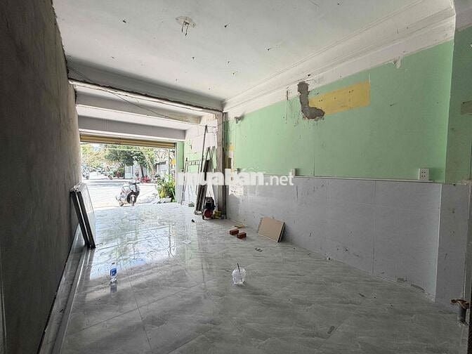 Cho thuê mặt bằng gần ngã tư hàng xanh