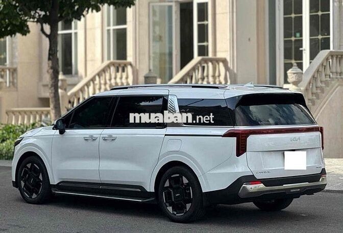 KIA Carnival Signature 2.2D 2024 Trắng