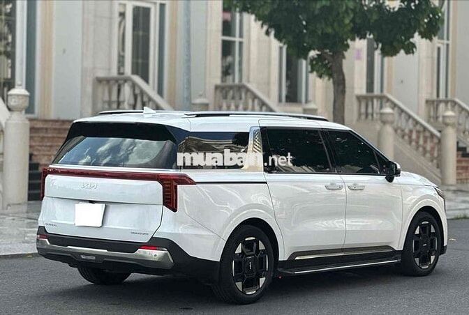 KIA Carnival Signature 2.2D 2024 Trắng