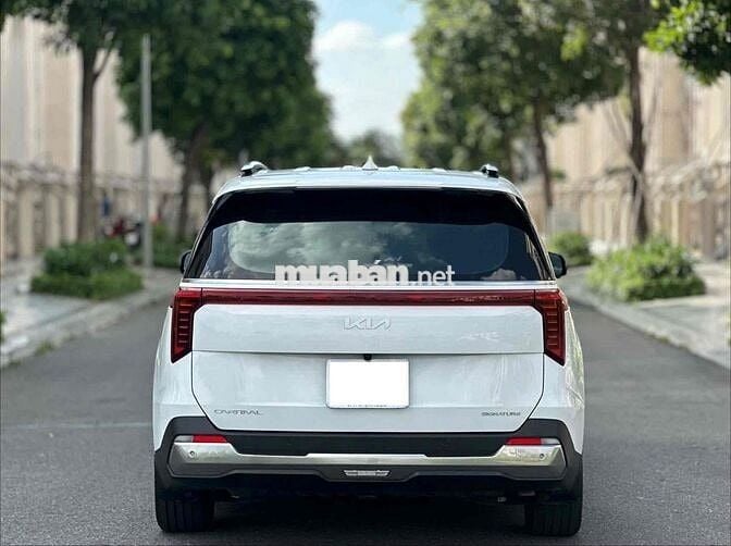 KIA Carnival Signature 2.2D 2024 Trắng