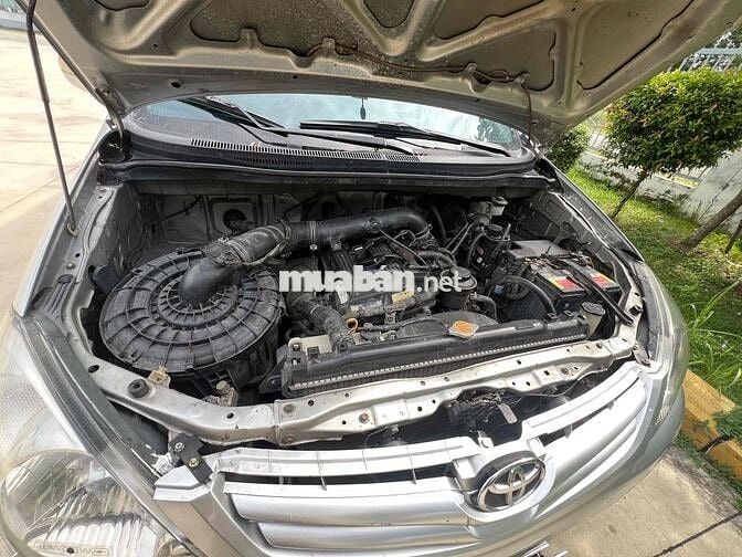 Toyota Innova J 2010 Số sàn Bạc
