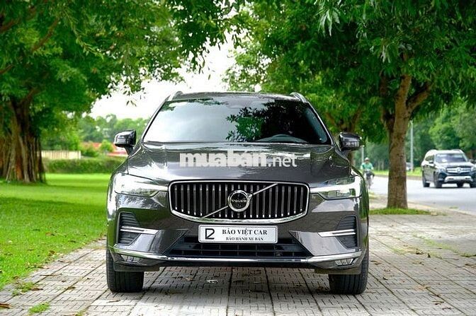 Volvo XC60 B6 2023 Xám Titan Nhập khẩu