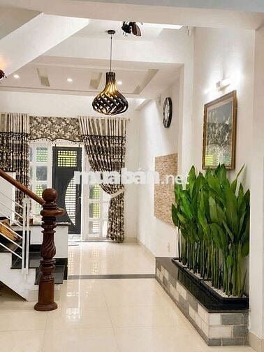 Cho thuê nguyên căn sạch đẹp, 3pn 3wc, Đg Quang Trung p11 Gò vấp