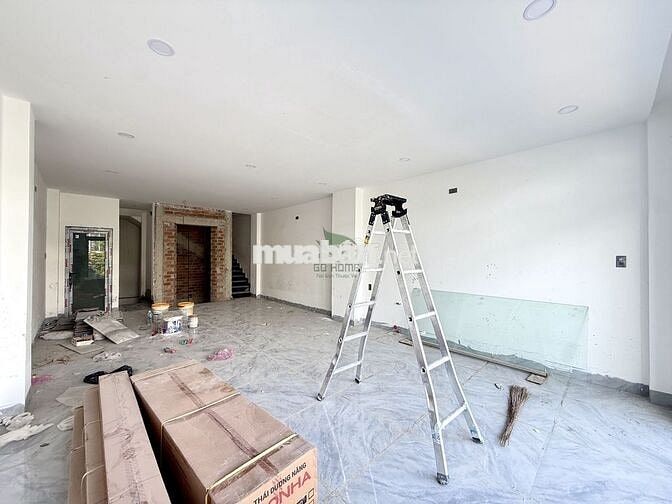NHÀ KINH DOANH 5 TẦNG THÔNG SUỐT CÓ THANG MÁY KHU VCN PHƯỚC HẢI