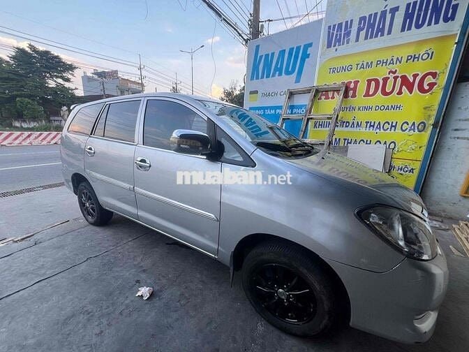 Toyota Innova E 2010 Số sàn Bạc