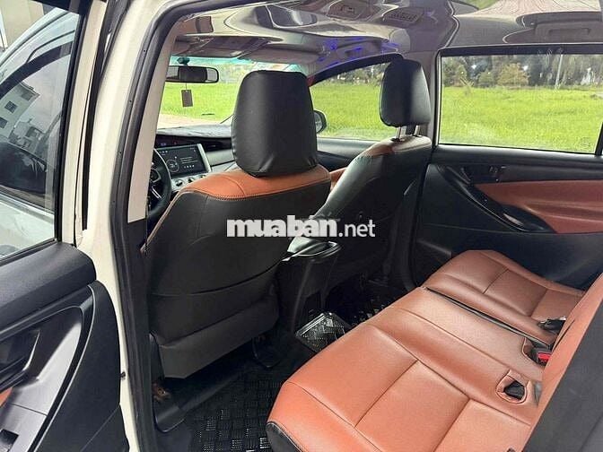 Toyota Innova 2017 Số sàn 8 chỗ Trắng