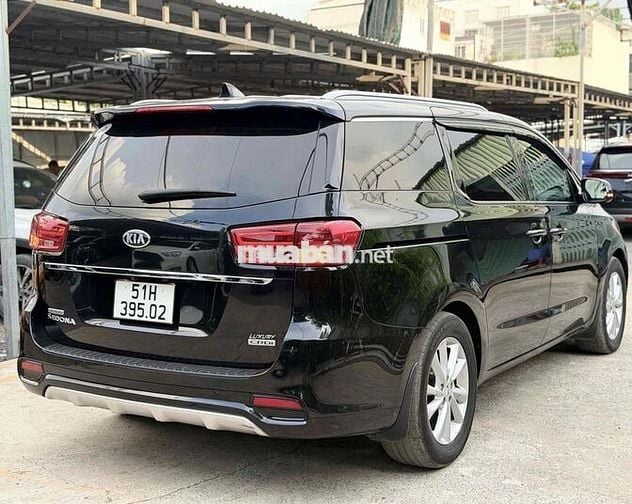 Kia Sedona Luxury 2.2D 2020 Đen 69,000km