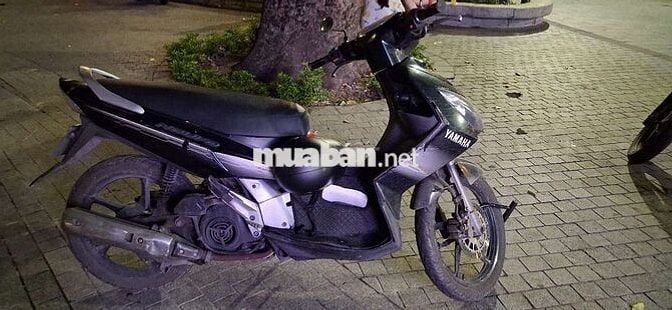 Yamaha Nouvo Thể thao màu Đen