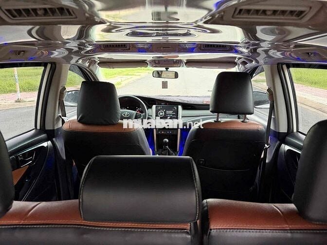 Toyota Innova 2017 Số sàn 8 chỗ Trắng