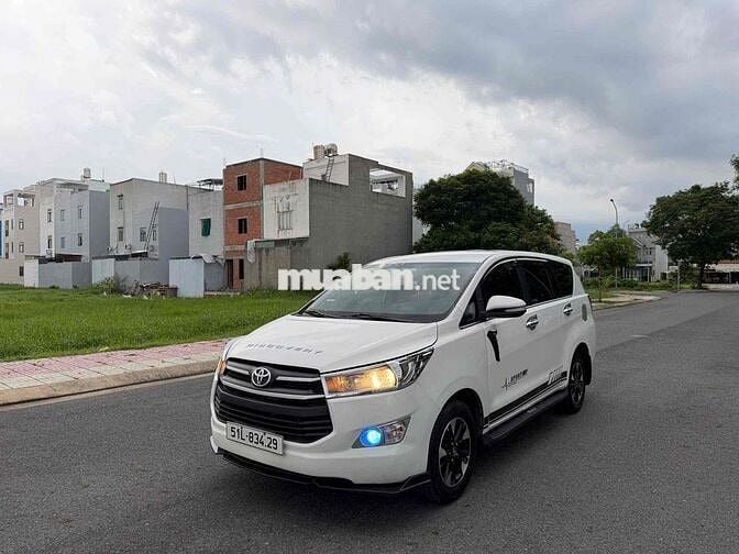 Toyota Innova 2017 Số sàn 8 chỗ Trắng
