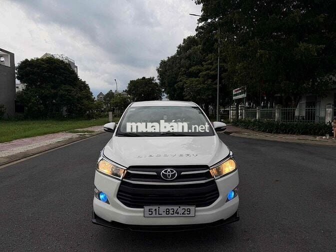 Toyota Innova 2017 Số sàn 8 chỗ Trắng