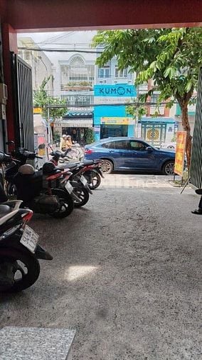 Cho thuê Nhà mặt tiền 118 Đường Phan Văn Hớn, 1Hầm, 6 Tầng, PCCC ĐẠT