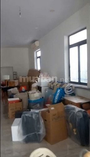 Cho thuê mặt bằng 160m2 , 100m2  làm Văn phòng / kho 