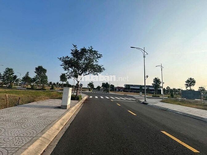 Đất nền vừa mở bán - 100m2 - Full thổ cư - Gần sân bay  - Sổ hồng sẵn