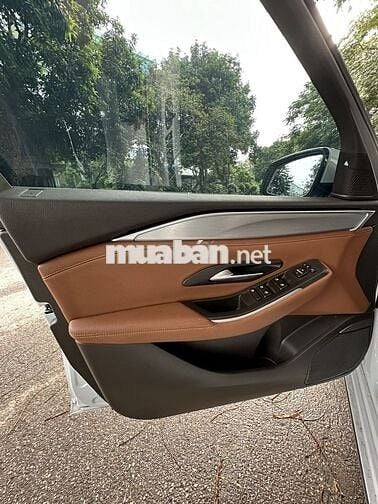 VinFast Lux A2.0 2023 Trắng