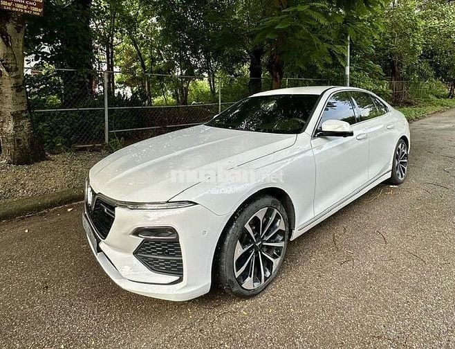 VinFast Lux A2.0 2023 Trắng