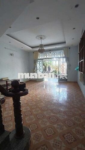 Nhà Thuê Bà Điểm Gần Chợ Đầu Mối