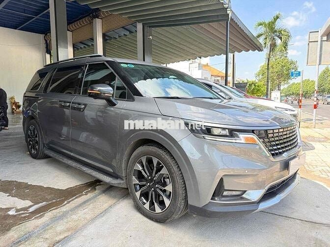 KIA Carnival Premium 2024 7 chỗ Xám 21.000 km