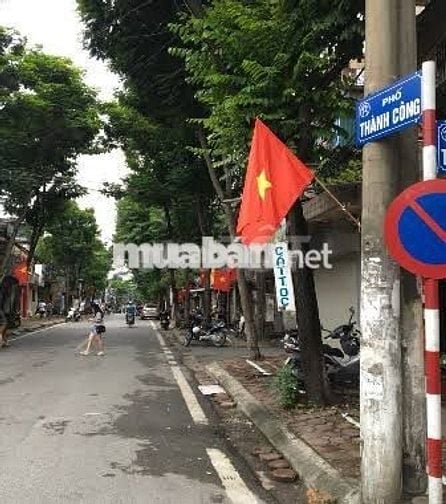 Bán tập thể tầng 1 , Phố Thành công.