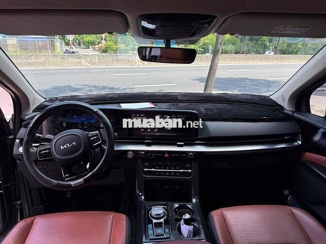 KIA Carnival Premium 2024 7 chỗ Xám 21.000 km