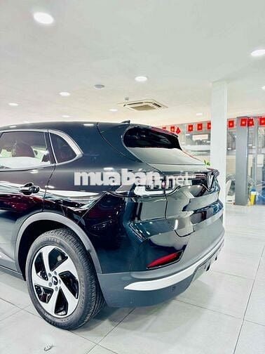 VinFast VF 8 ECO