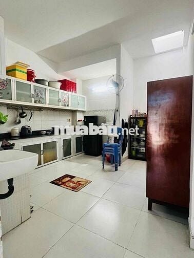 GẦN EMART, CHỢ , NGANG 4.5M , 2 TẦNG ,SỔ A4 ,CHỈ 2 TỶ 250 ,