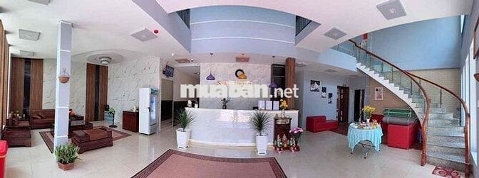 TUYỂN NHÂN VIÊN LỄ TÂN KHÁCH SẠN