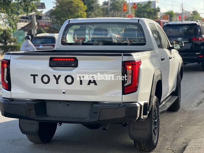 Toyota Hilux 2.8AT Tự động Thái Lan - BAO GIÁ TỐT