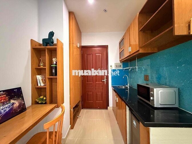 căn hộ đầy tiện nghi cửa sổ trời ... ngay trung tâm Sài Gòn