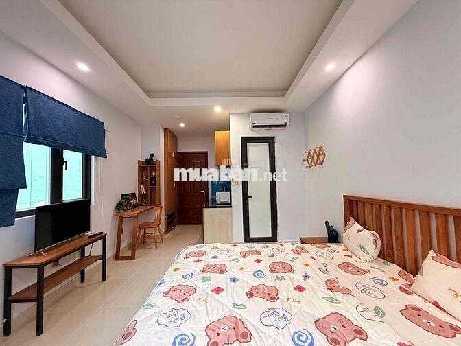 căn hộ đầy tiện nghi cửa sổ trời ... ngay trung tâm Sài Gòn