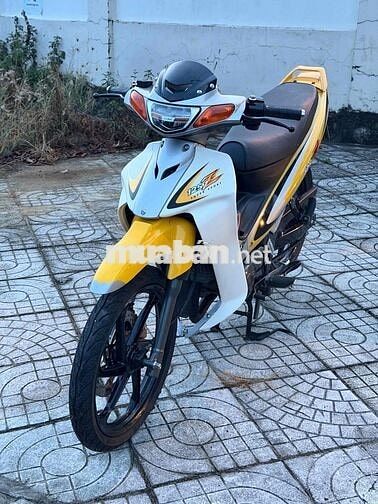 Yamaha Ya cá mập Đã sử dụng Vàng, Trắng