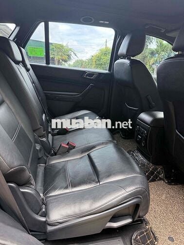 Ford Everest Titanium 2.0L  2 cầu bản cao cấp