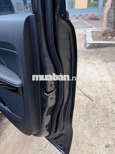 Ford Everest Titanium 2.0L  2 cầu bản cao cấp