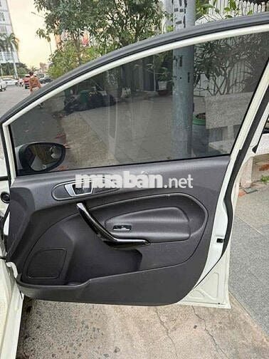 Ford Fiesta AT bản S 2014 Trắng 91000 km