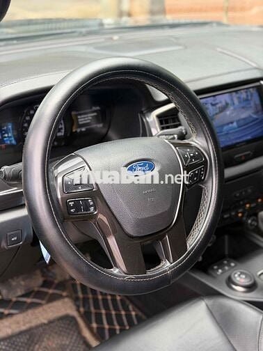 Ford Everest Titanium 2.0L  2 cầu bản cao cấp