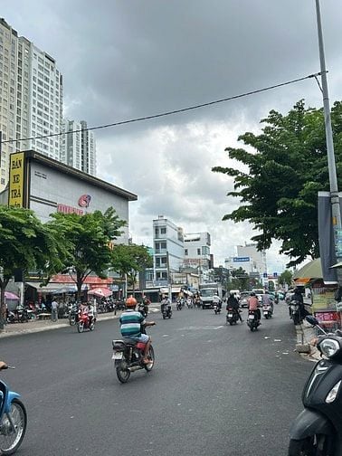Bán gấp mặt tiền Phạm Hùng,P10,Q8,ngang lớn 5.5x17m,4lau,HĐ thuê 40tr